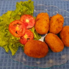 Chicken tikka bread rolls A picture of Chicken tikka bread rolls.