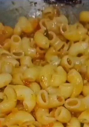 A picture of Onion Tomato Macaroni 📌.