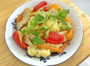 Hình của món Bông Cải Trắng Xào Nấm Chay.