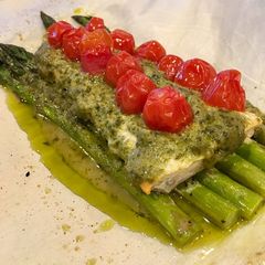 A picture of Tomato Pesto Salmon.