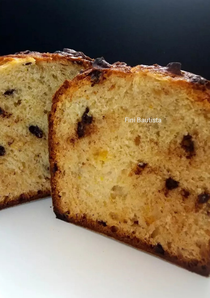 Una foto de Panettone de chocolate y naranja confitada casera