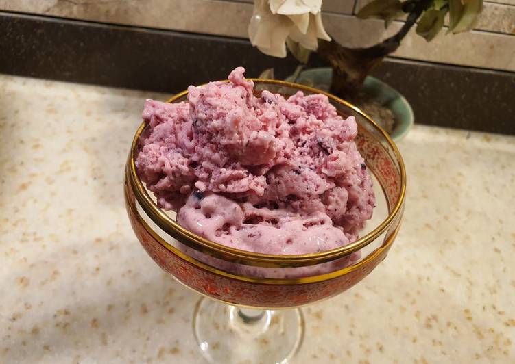 Simple Way to Prepare Any-night-of-the-week Tripe Berry Frozen Yoghurt