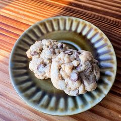 A picture of Bakery-Style Chocolate Chip Cookies 🍪.