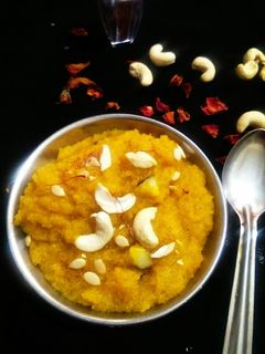 सूजी गोल्डन हलवा (Suji Golden halwa recipe in hindi) रेसिपी मुख्य फोटो