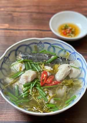 Hình của món Cá Nục Nấu Lá Me.
