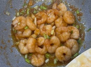 Hình của món Tôm rim mặn ngọt.