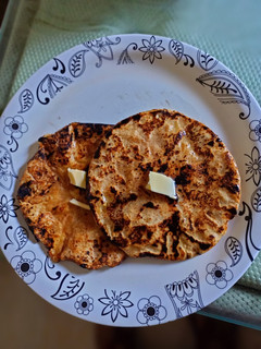 तन्दूरी आलू पराठा तवा पर (tandoori aloo paratha tawa par recipe in Hindi) रेसिपी मुख्य फोटो
