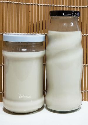 รูปของ Sunflower seed milk (นมเมล็ดทานตะวัน)