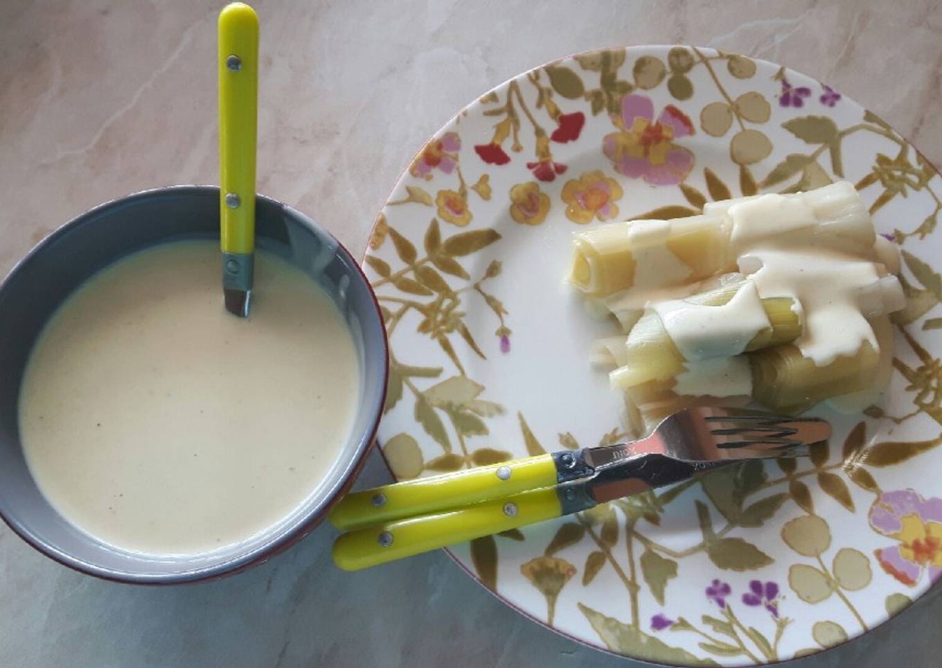Poireaux à la sauce moutarde