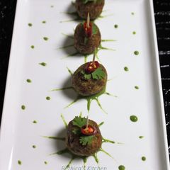 A picture of Quinoa Pakora.