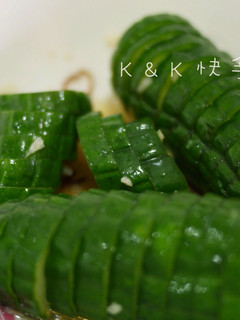 涼拌小黃瓜@k & k 快手上菜 的食譜成品照片