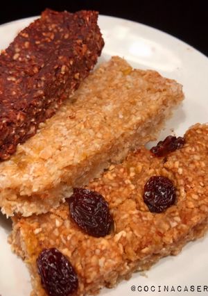 Una foto de Barritas saludables de banana, coco y chocolate