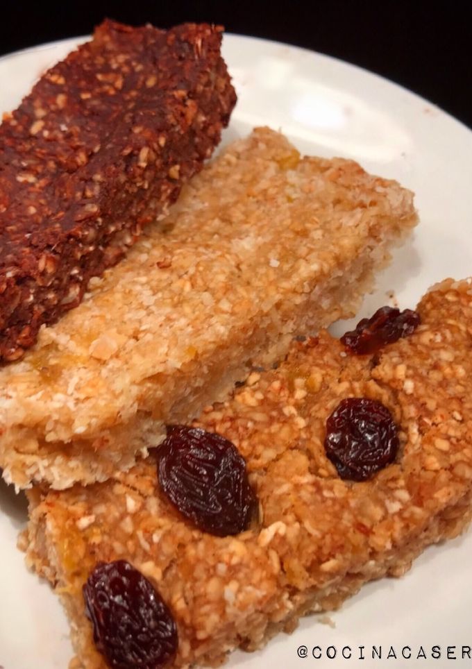 Una foto de Barritas saludables de banana, coco y chocolate