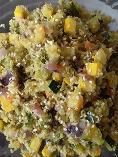 Una foto de "Arroz" de Brócoli con verduras salteadas... 🍚🍙🥦🥦🥦🍙🍚🥒🌰🥕🥗
