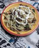 Tallarines con crema y aceituna