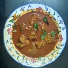 A picture of Kerala Style Fish Curry (Meen Mulaku Curry).
