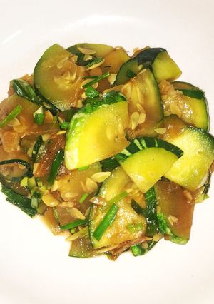 Hình của món Bí Non Xào Tỏi Hẹ.