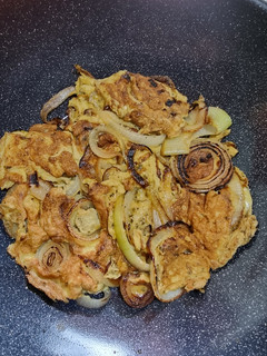 Una foto de Omelette de cebollas