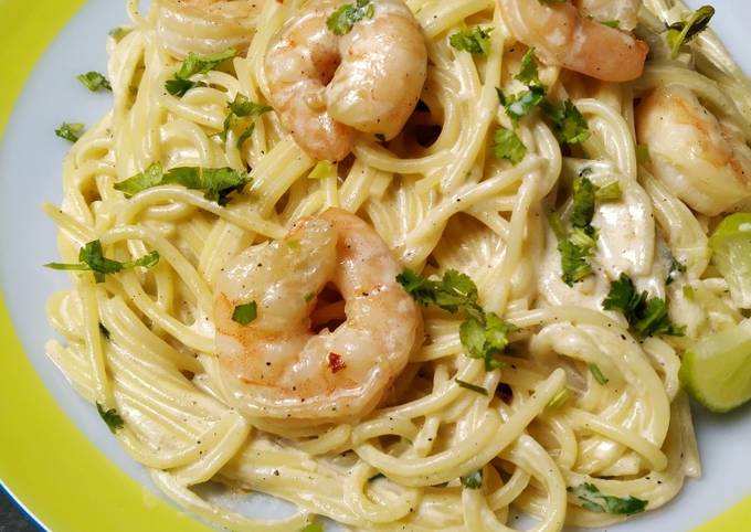 Creamy Spaghetti With Prawn Recipe by Tanushri Paul - Cookpad