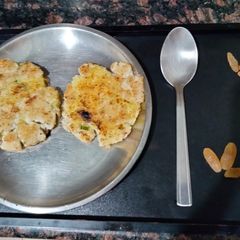A picture of Sama ke chawal ki tikki stuffed with potato and raisins.