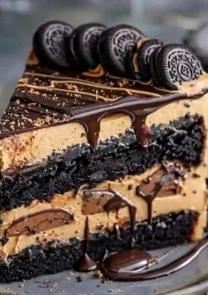 A picture of Decadent Peanut Butter Oreo Crust Chocolate Ganache Cake.