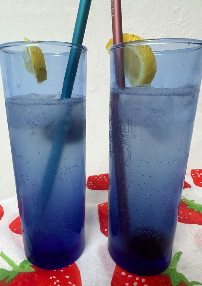 Una foto de Tom Collins