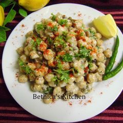A picture of Chickpea Sprouts Salad with Yoghurt Dressing.