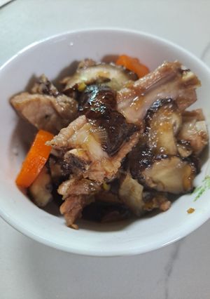 Hình của món Sườn heo hầm Hàn Quốc.