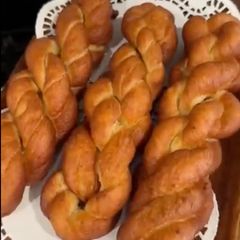 A picture of Twisted Dough Pastry (Ma Hua).