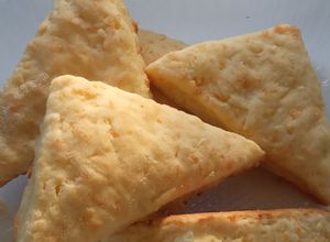 Una foto de Scones de queso para rallar (Scon tipo Starbucks)