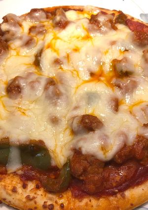 A picture of Quick and Easy Sausage Pizza.
