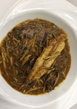 A picture of Ogbono soup with ugba.