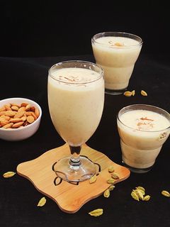 बादाम शेक (Badam shake recipe in Hindi) रेसिपी मुख्य फोटो