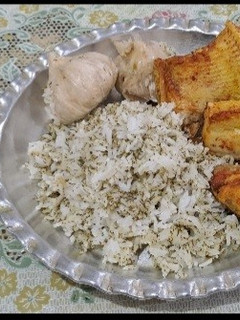 عکسی از دستور شویدپلو با ماهی سرخ شده