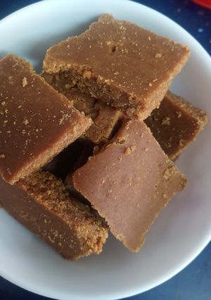A picture of Besan burfi.