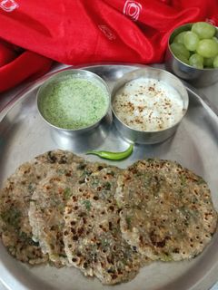 फलहारी साबूदाना थालीपीठ (falahari sabudana thalipeeth recipe in Hindi) रेसिपी मुख्य फोटो