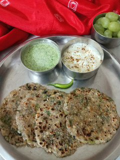 फलहारी साबूदाना थालीपीठ (falahari sabudana thalipeeth recipe in Hindi) रेसिपी मुख्य फोटो