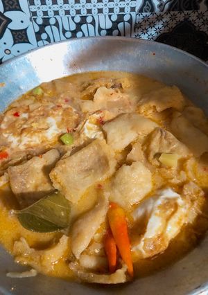 Foto resep Sambal Goreng Kentang Krecek Telur Ceplok