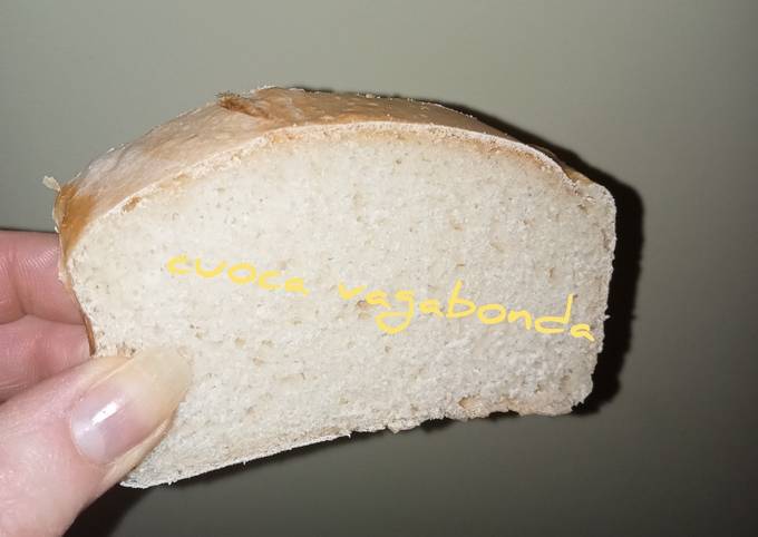 Pane in cassetta bianco