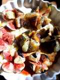 Figues rôties à la tomme de brebis et miel