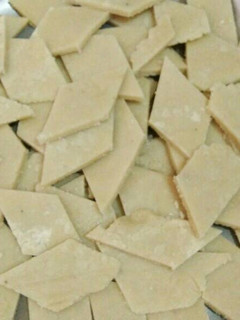 काजू कतली (Kaju katli recipe in hindi) रेसिपी मुख्य फोटो