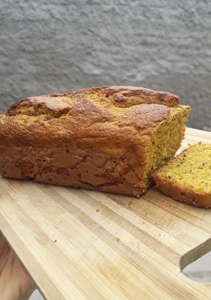 Una foto de Budín integral de mandarina y semillas de amapola saludable 🍊🔆