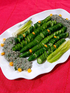 عکسی از دستور سالاد خیار فنری🥒با سس سبز
