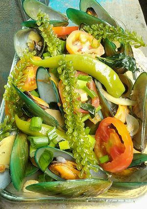 A picture of Joy's Own Version of Sauted Mussels with seaweeds toppings.