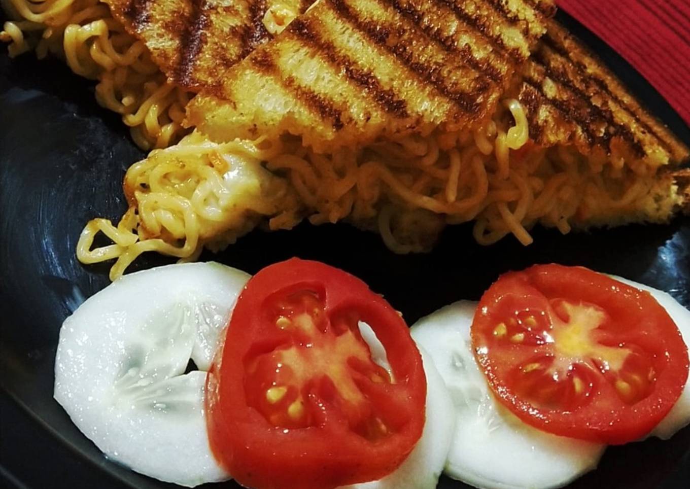 Maggi Sandwich With Cheese