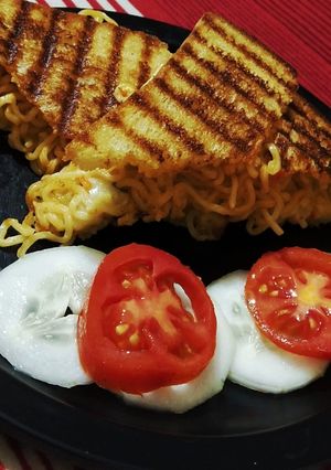 A picture of Maggi Sandwich With Cheese.