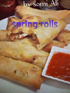 A picture of Spring rolls.
