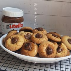 A picture of Nutella filled butter cookies.