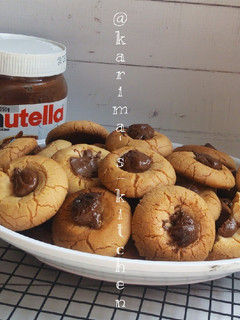 A picture of Nutella filled butter cookies.