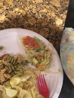 A picture of Ziplock shake Salad.